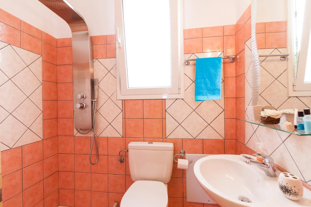 סידריון Beachfront Villa Victoras - With Private Beach מראה חיצוני תמונה
