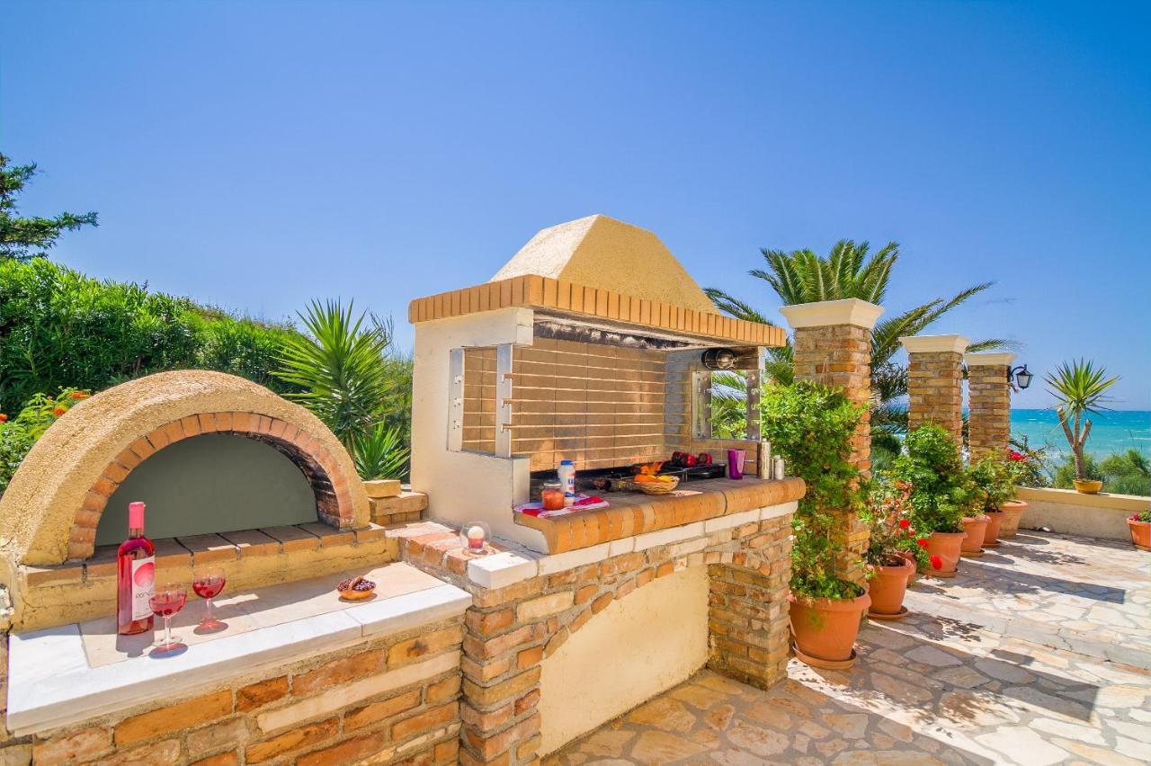סידריון Beachfront Villa Victoras - With Private Beach מראה חיצוני תמונה
