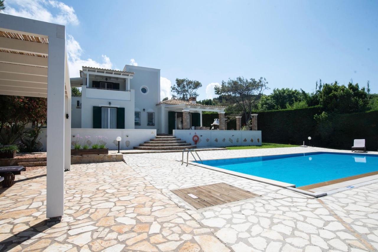 סידריון Beachfront Villa Victoras - With Private Beach מראה חיצוני תמונה