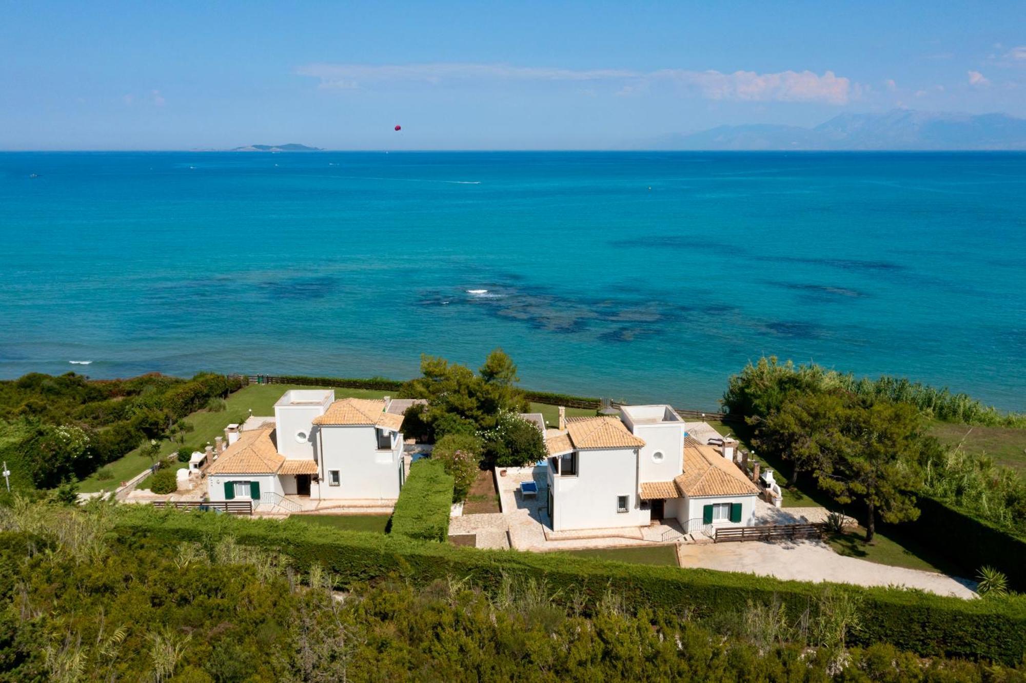 סידריון Beachfront Villa Victoras - With Private Beach מראה חיצוני תמונה