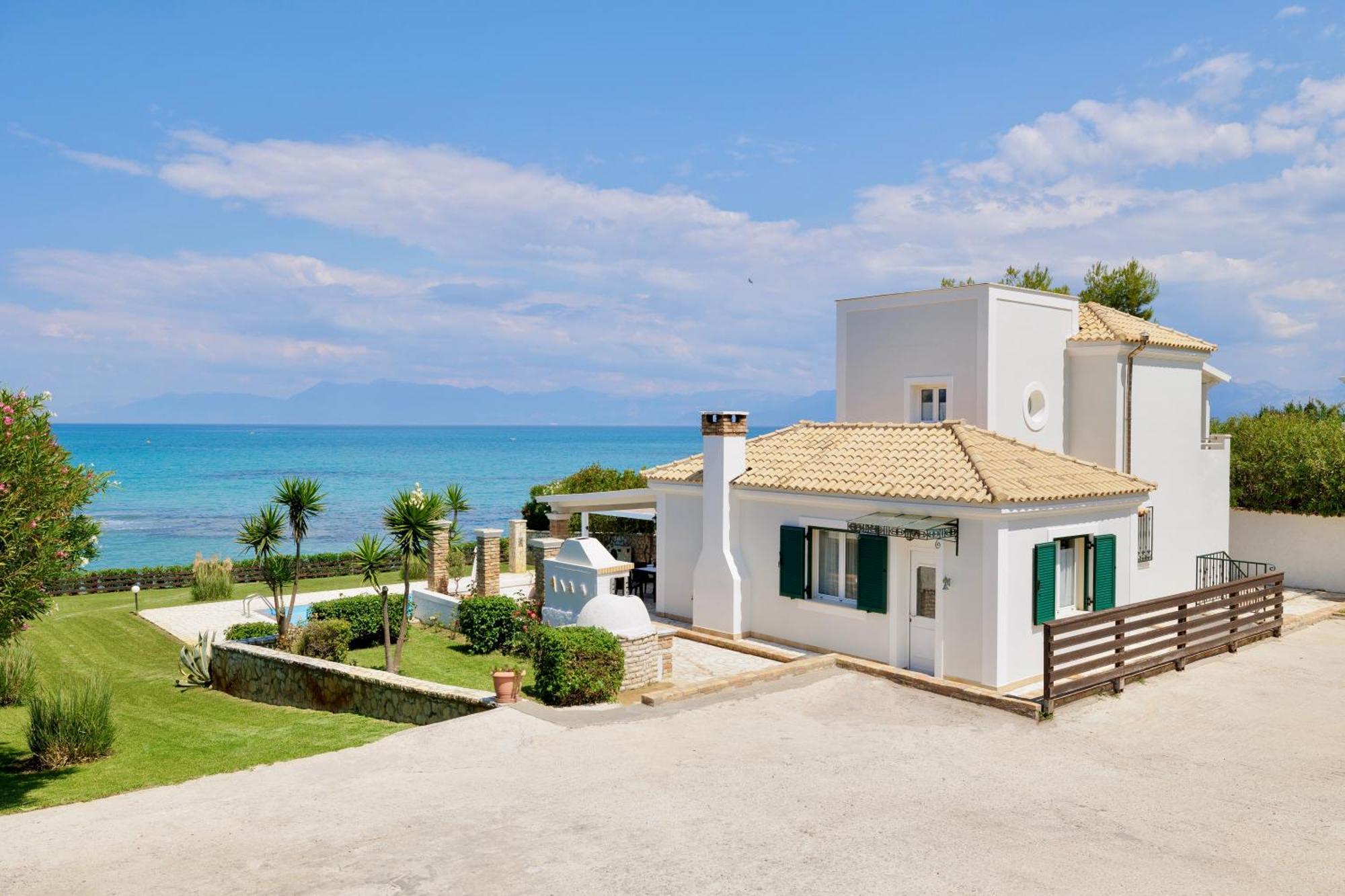 סידריון Beachfront Villa Victoras - With Private Beach מראה חיצוני תמונה