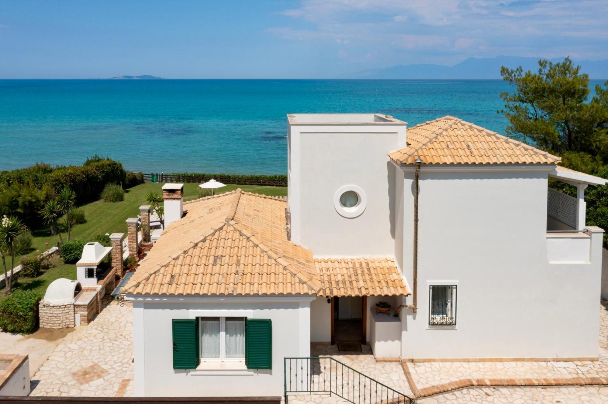סידריון Beachfront Villa Victoras - With Private Beach מראה חיצוני תמונה